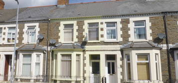 4 bed terraced house to rent