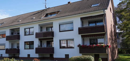 * 3-Zimmer-Wohnung mit Loggia & Garage * - in gepflegter Wohnanlage am Stadtrand von Burgdorf