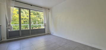 Appartement T2 avec balcon et parking à REZE 44 400