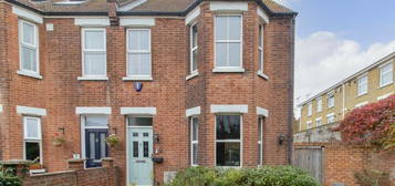 4 bedroom end of terrace house for sale