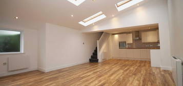 2 bed semi-detached house to rent