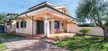 Villa bifamiliare via Oglio 8B, Tor San Lorenzo - Nuova California, Ardea