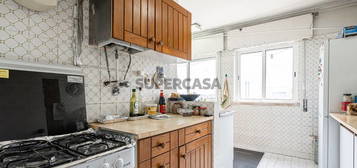 APARTAMENTO T3 EM CARCAVELOS