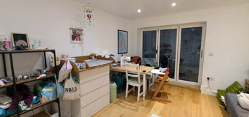 Flat to rent in Goldhawk Road, London W6