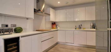 3 bedroom flat to rent