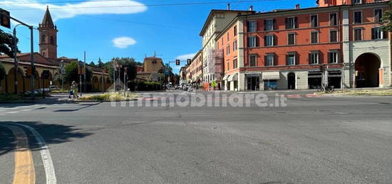 Trilocale piazza di Porta San Mamolo, Castiglione - Tribunale, Bologna