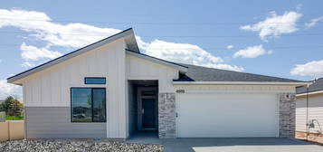 1389 W  Crooked River Dr, Meridian, ID 83642