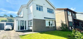 4 bed detached house for sale