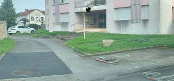 STUDIO 26m2, Balcon, Place de parking, Cave