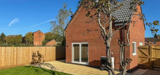 2 bedroom detached house for sale