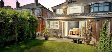 3 bed semi-detached house for sale