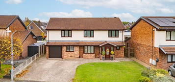 5 bed detached house for sale