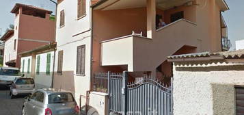 Villa all'asta in via Madonna delle Grazie, 4