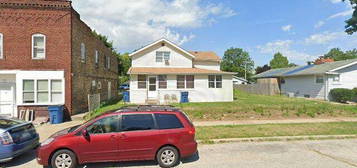 815 1/2 Elm St #1, Mishawaka, IN 46545