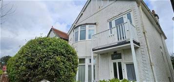 Flat to rent in Langdale Gardens, Hove BN3