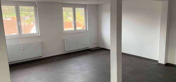 Neuwertige 2,5-Zimmer-DG-Wohnung mit Einbauküche in Deggingen