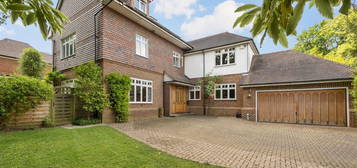 6 bed detached house for sale