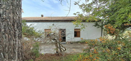 Casa indipendente in vendita in contrada Colli s.n.c