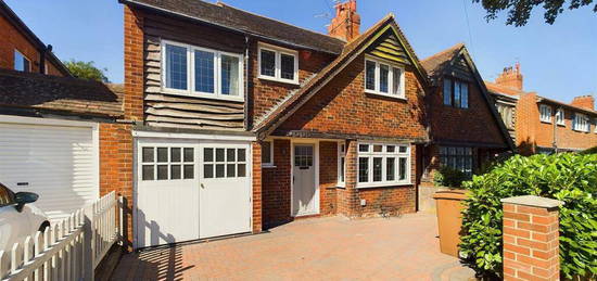 4 bedroom semi-detached house for sale