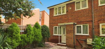 1 bedroom semi-detached house for sale