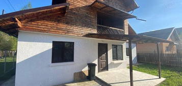 Breaza, Prahova, Casa cu teren sup 520 mp.str. Armata Poporului, vanzare Casa 4 camere, 2 bai, 2 ter