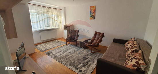 Apartament de inchiriat decomandat 2 camere etaj 1 in zona Strand