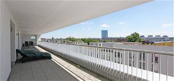 Unikat! Möblierte 4-Zi-Whg mit einzigartiger Terrasse und Blick über die Münchner Skyline