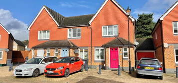 End terrace house to rent in Claremont Crescent, Newbury RG14