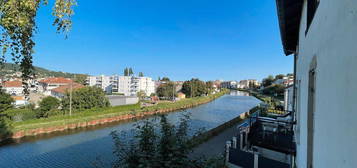 Joli appartement lumineux de 65m2 rénové avec 2 places de parking + cave