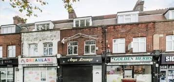 Flat to rent in Chingford Mount Road, Chingford E4