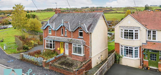 3 bed semi-detached house for sale