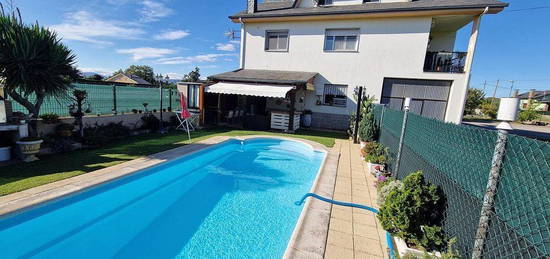 Chalet en Flores de Sil - La Placa, Ponferrada