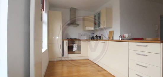 2 bed flat to rent