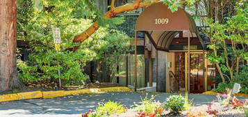 1009 McKenzie Ave #406, Saanich, BC V8X 4B1