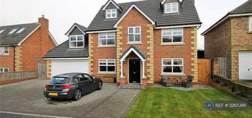 6 bedroom detached house