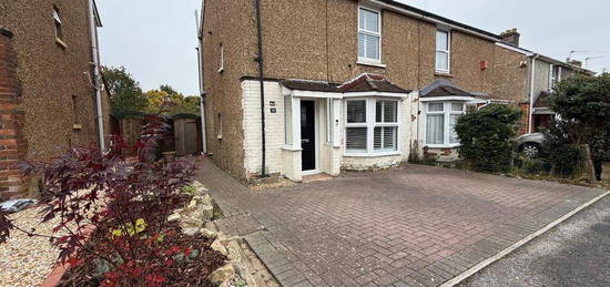 2 bedroom semi-detached house to rent