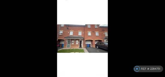 4 bedroom terraced house