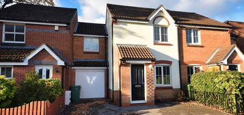 3 bedroom semi-detached house to rent