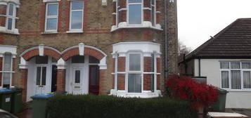 2 bed semi-detached house to rent