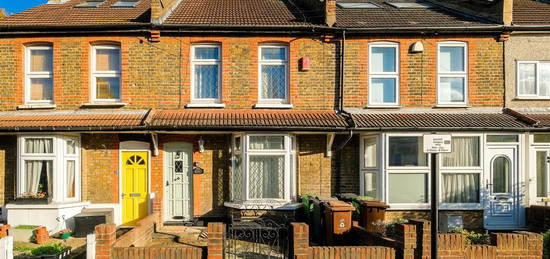 Property for sale in Chingford Lane, Woodford Green IG8