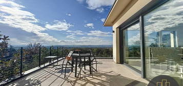 Maison contemporaine avec vue imprenable à Parcieux