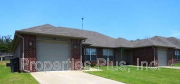 932 Hamilton Fls, Catoosa, OK 74015