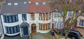 5 bedroom terraced house for sale