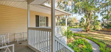 5109 La Roche Ave, Savannah, GA 31404