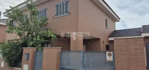 Casa adosada en Gelves