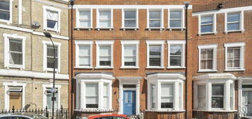 Flat for sale in Beaumont Crescent, London W14