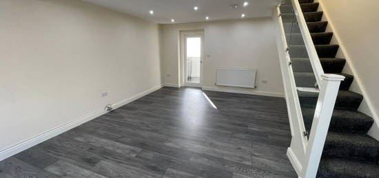 3 bed terraced house to rent