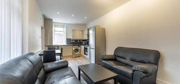 4 bedroom terraced house to rent