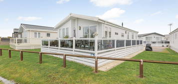 Mobile/park home for sale in Seabreeze, Seaview Holiday Park, St John's Road, Whitstable, Kent CT5