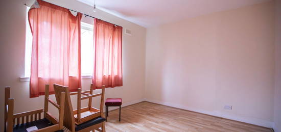 3 bed flat for sale